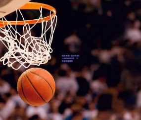 b体育平台|慢放才懂！空中停滞0.3秒的逆天扣篮，引爆全球篮球圈